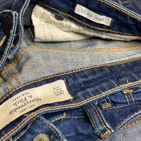 Abercrombie & Fitch, Woman’s Skinny Jeans, 00S, bundle of 3, Distressed - Picture 6 of 16